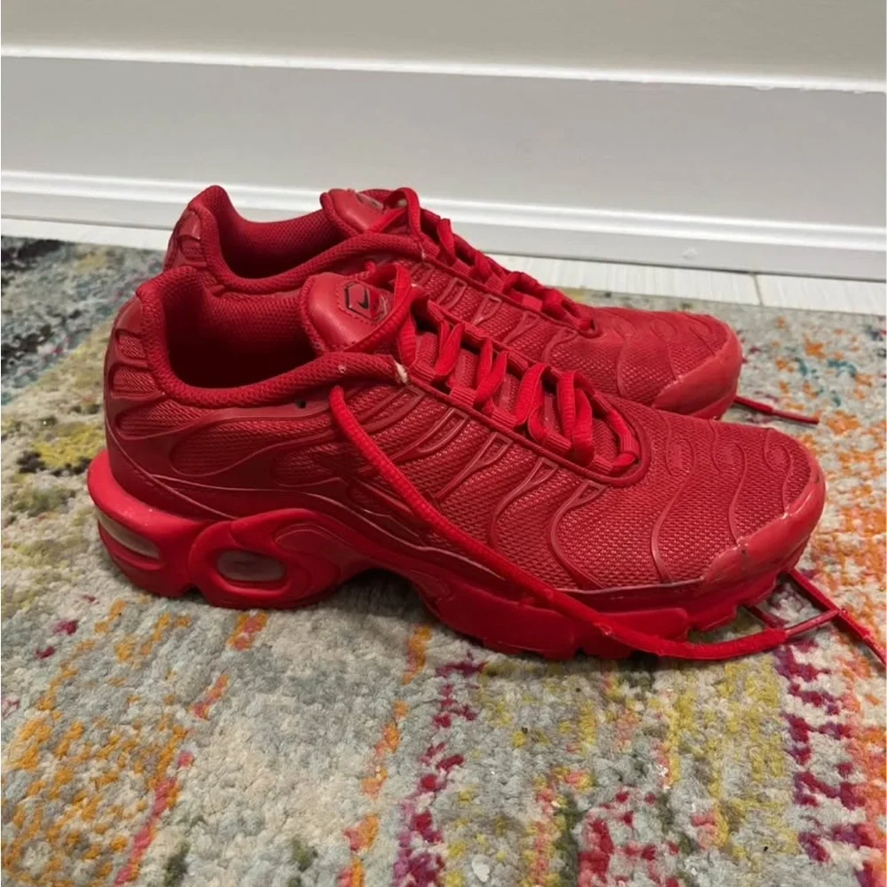 Nike Red Low-Top Mesh Sneakers - Picture 2 of 4